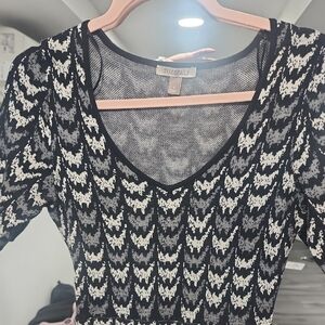 Roz & Ali Black and White Patterned V-Neck Fit N Flare Dress